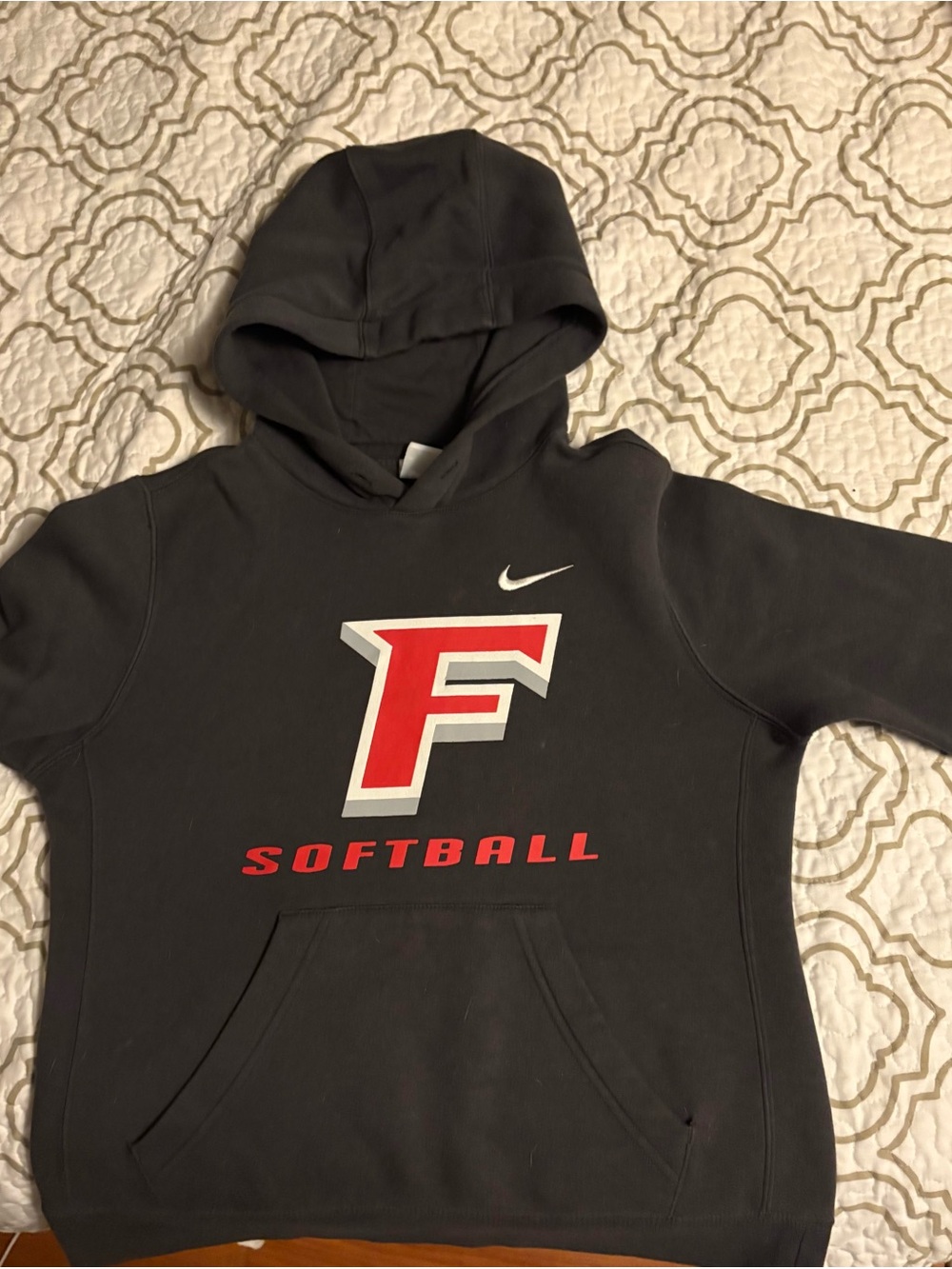 Fairfield U softball sweatshirt.  Like new condition.